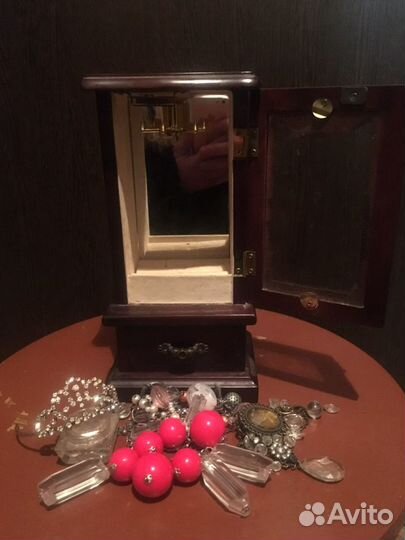 Шкатулка-шкаф