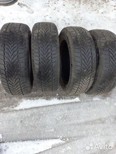 Goodyear UltraGrip Ice 2 215/65 R16