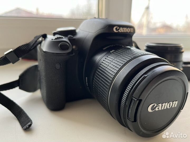 Зеркальный фотоаппарат Canon EOS 600d