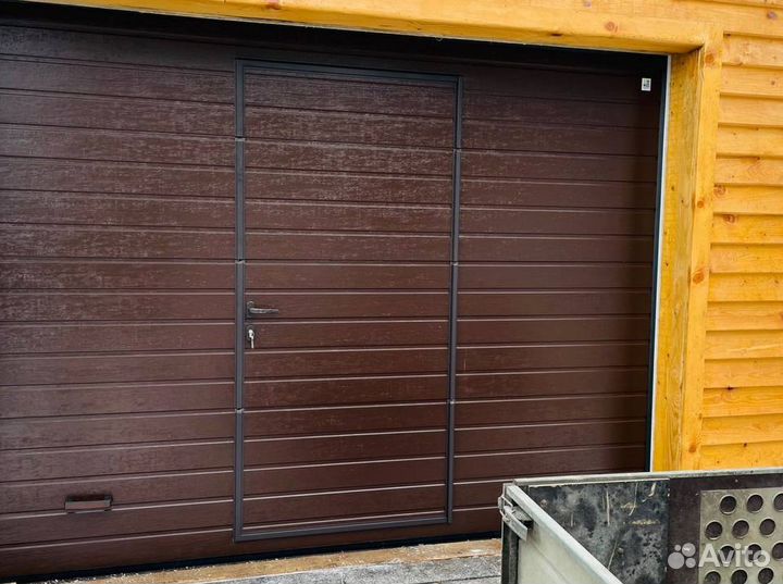 Секционные ворота