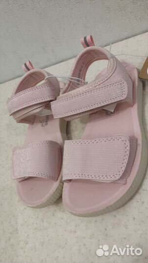 Босоножки новые для девочки 27 размер