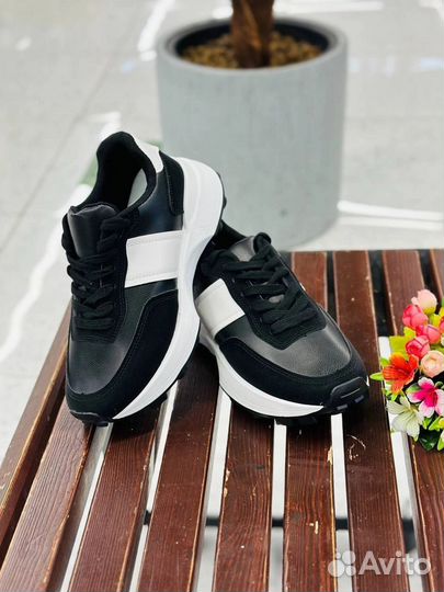 Кроссовки женские TOP 2025