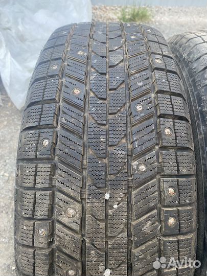 Gremax Ice Grips 215/65 R16