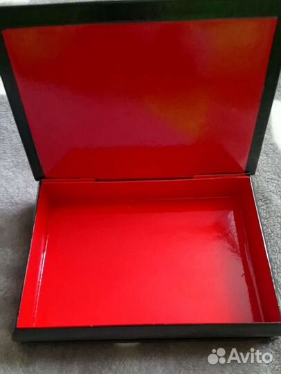 Шкатулка, статуэтки