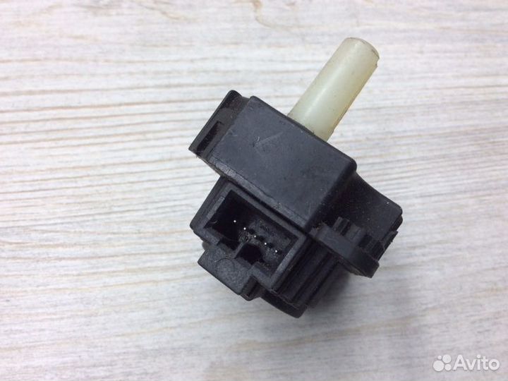 Моторчик заслонки отопителя Mitsubishi Outlander