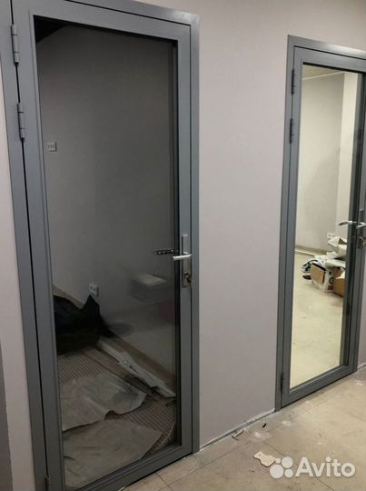 Стеклянная дверь от производителя