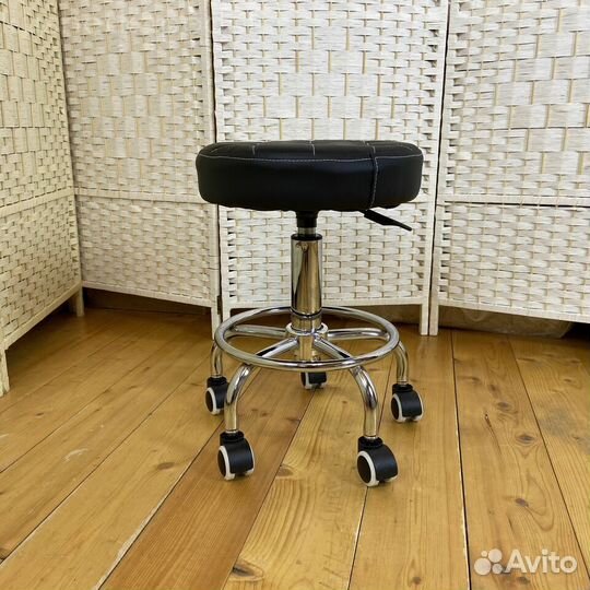 Стул таблетка