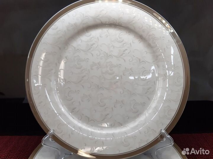 Тарелки обеденные Серый шелк Костяной фарфор