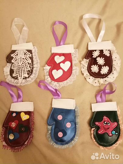 Новогодняя варежка