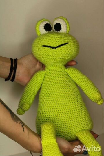 Вязаная лягушка