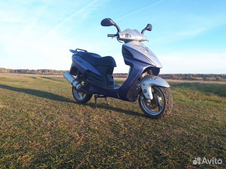 Скутер Lifan 150-lf