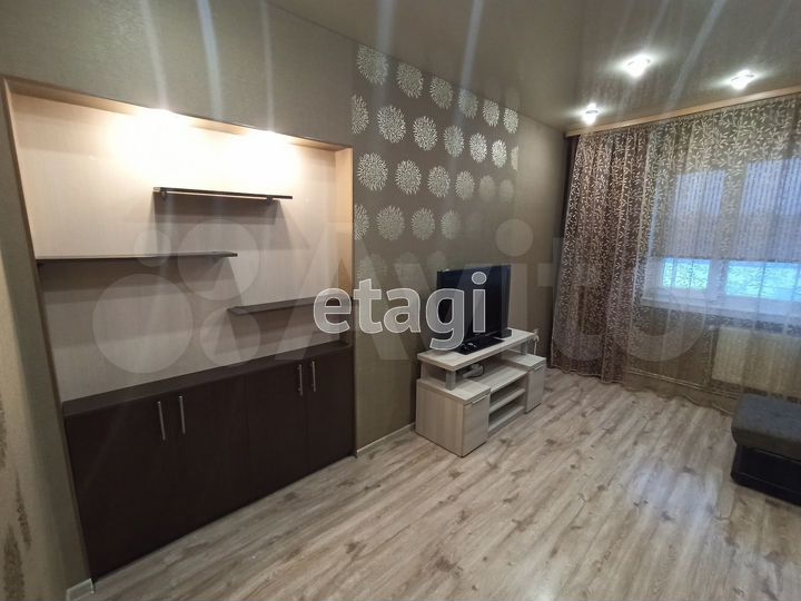 2-к. квартира, 57 м², 4/8 эт.