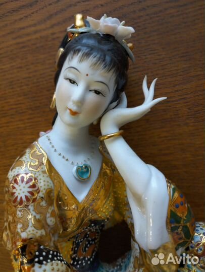 Китайская статуэтка