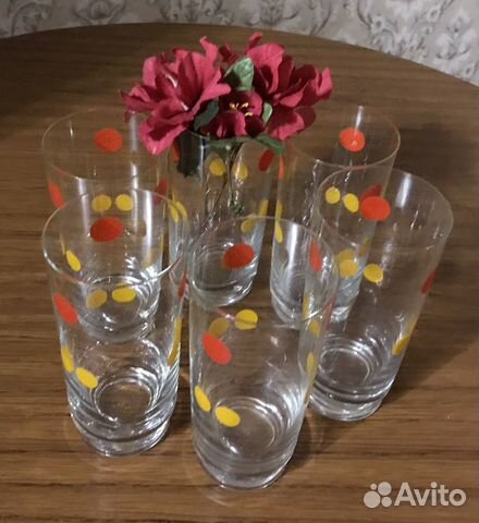 Стеклянные стаканы СССР и стакан Кока кола