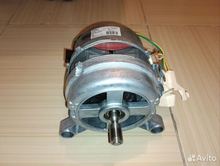 Двигататель стиральной машины Zanussi ZWS 7100V