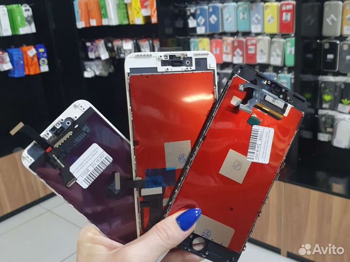 Экран на iPhone в наличии