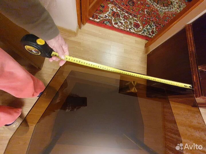 Стеклянная тумба под тв