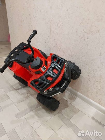 Детский квадроцикл на аккумуляторе