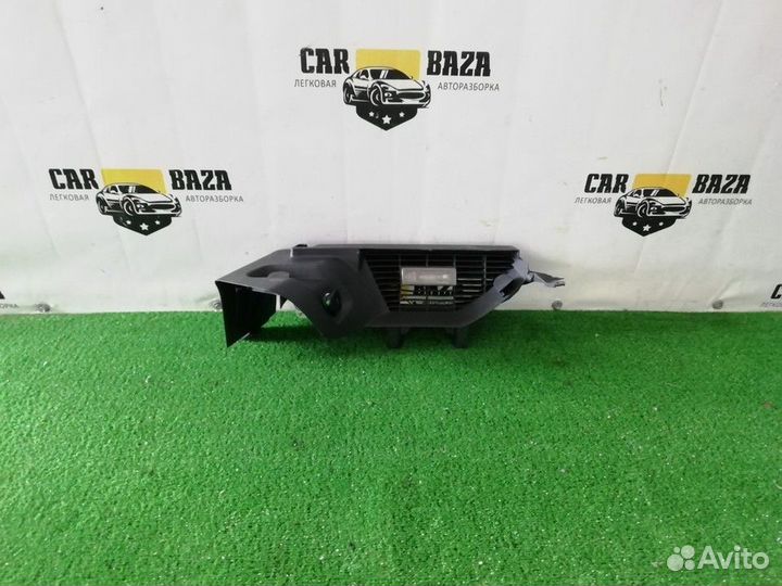 Обшивка багажника правая Volkswagen Golf