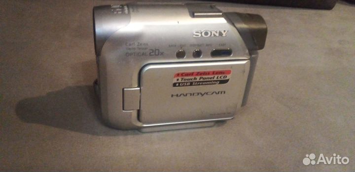 Цифровая видеокамера sony