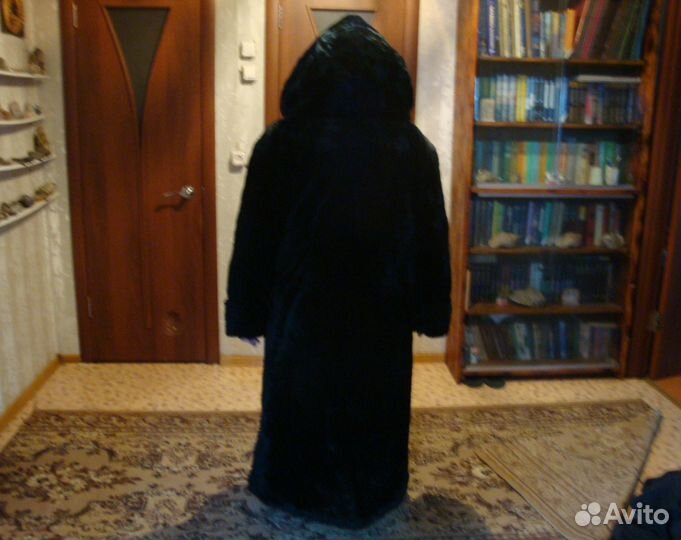 Шубка искусственная, длинная, 56-60 р-р