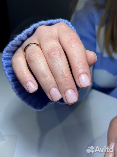 Модель на маникюр
