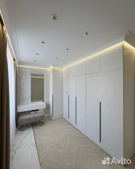 Распашной шкаф