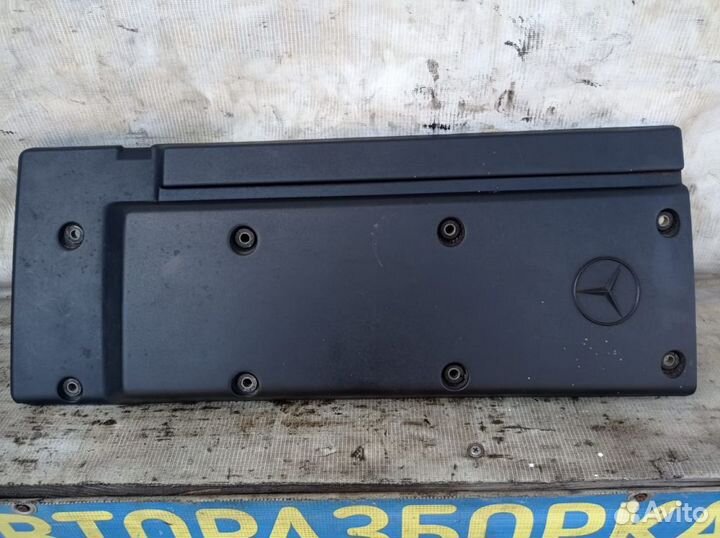 Декоративная крышка двс om606 Мерседес w210