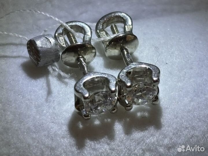 Золотые серьги с бриллиантами 0.60 ct