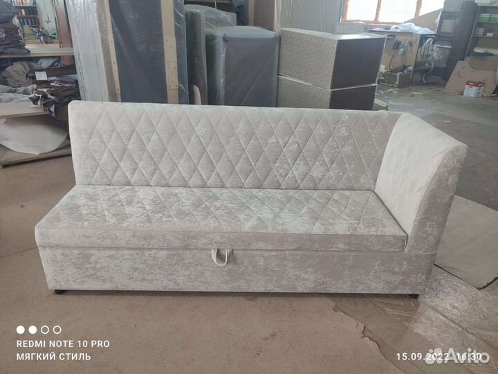 Прямой кухонный уголок со спальным местом