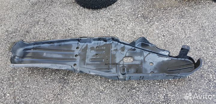 Mitsubishi Pajero 3/4 Защита бензобака