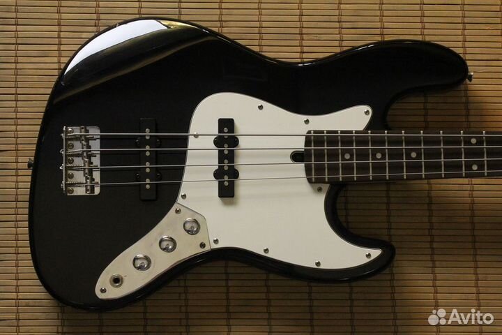 Bacchus BJB-300R BLK Universe Series Jazz Bass