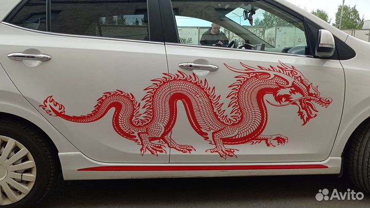 Наклейка на авто