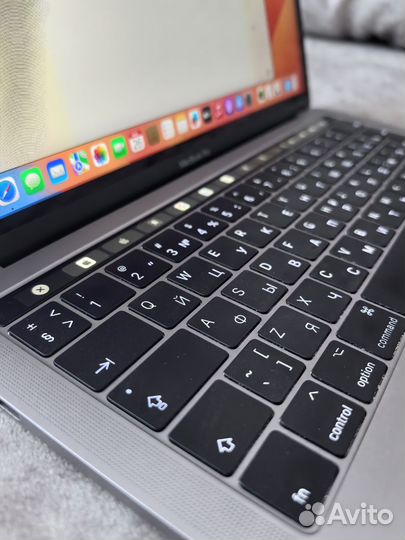 Macbook pro 13 2017 touch bar 512 gb