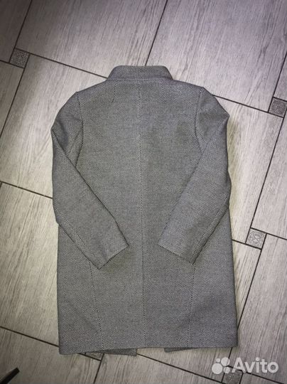 Пальто демисезонное 42