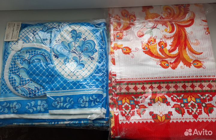 Кухонные наборы (прихватки, скатерть, полотенца)