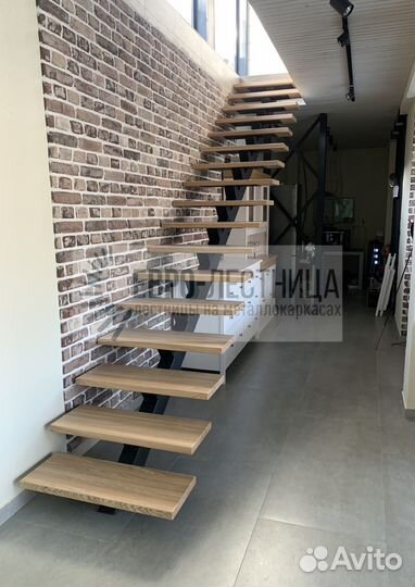 Лестница с перилами