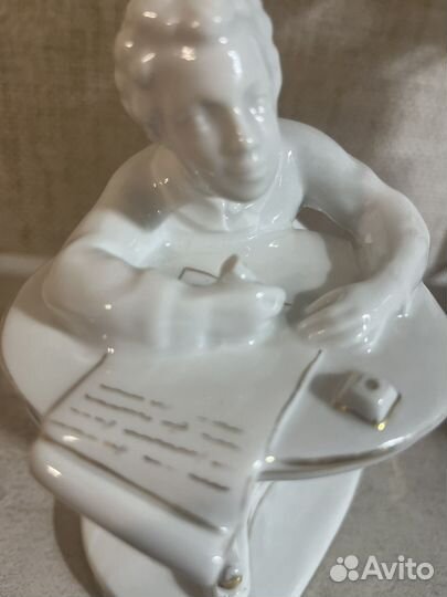 Юный Пушкин статуэтка фарфор