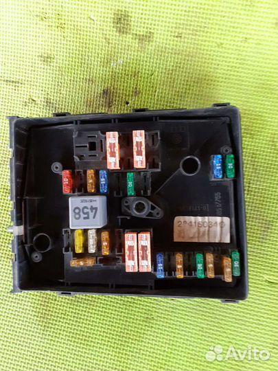 Блок предохранителей Фольксваген Гольф 5+ 1.4 16v