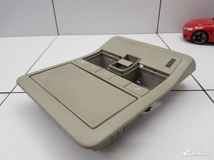 Плафон внутреннего освещения передний