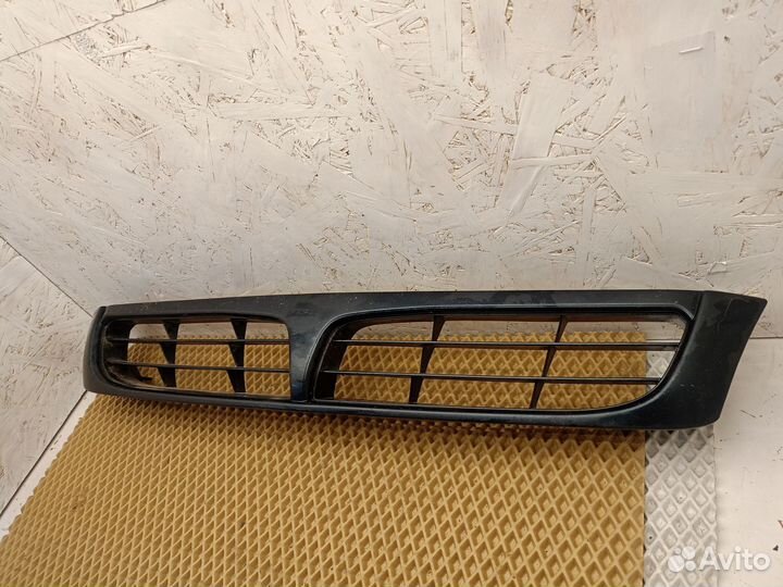 Решётка радиатора Toyota Carina E