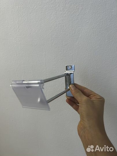 Крючок для экономпанели с ценникодержателем