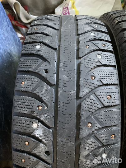 Bridgestone Ice Cruiser 7000 215/65 R16