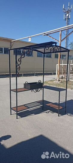 Мангальная зона под крышей