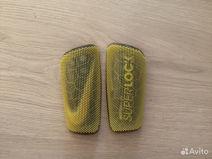 Щитки футбольные nike