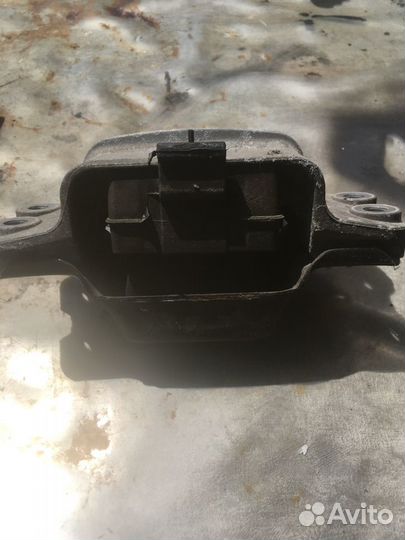 Опоры двигателя и МКПП Фольксваген Джетта 5 BSE