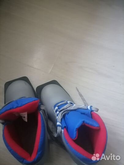 Лыжные ботинки