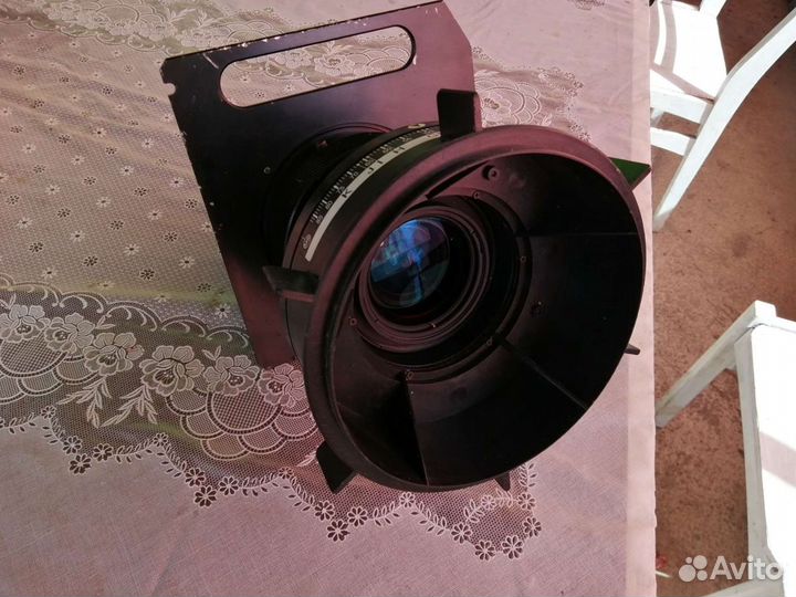 Объектив на видеокамеру