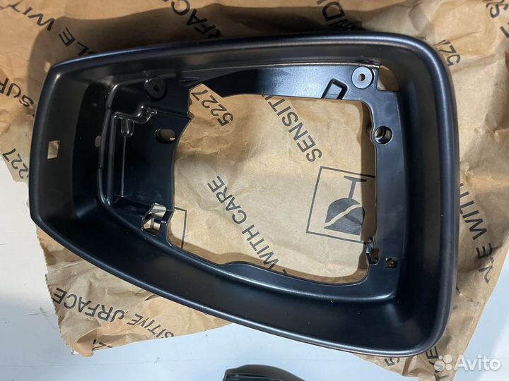 Рамка зеркала правая Volkswagen Tiguan новая