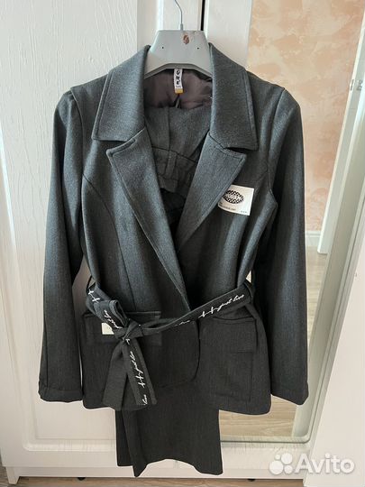 Школьная форма на девочку. Брючный костюм